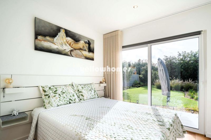 Moderna e luminosa moradia T3 com piscina privada perto de Ferragudo